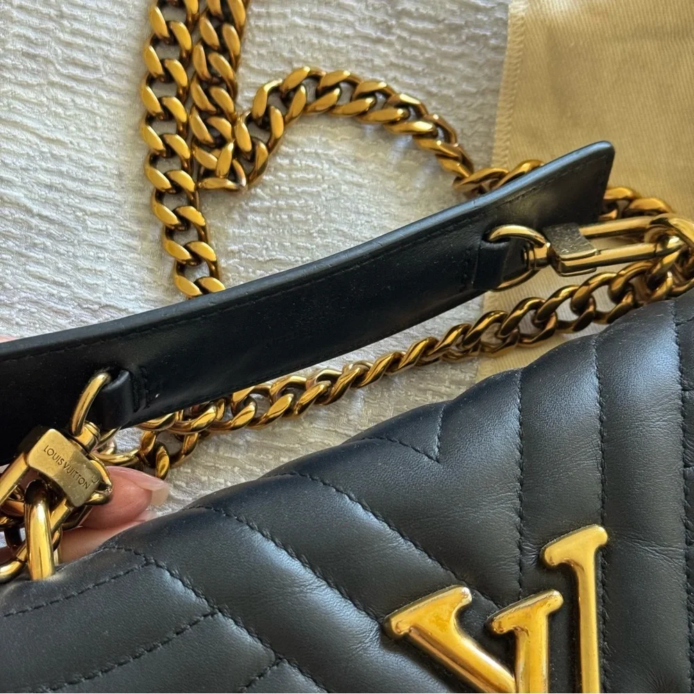 Louis Vuitton Wave Black Quilted Shoulder/Crossbody Bag, Authentic - Picture 5 of 16